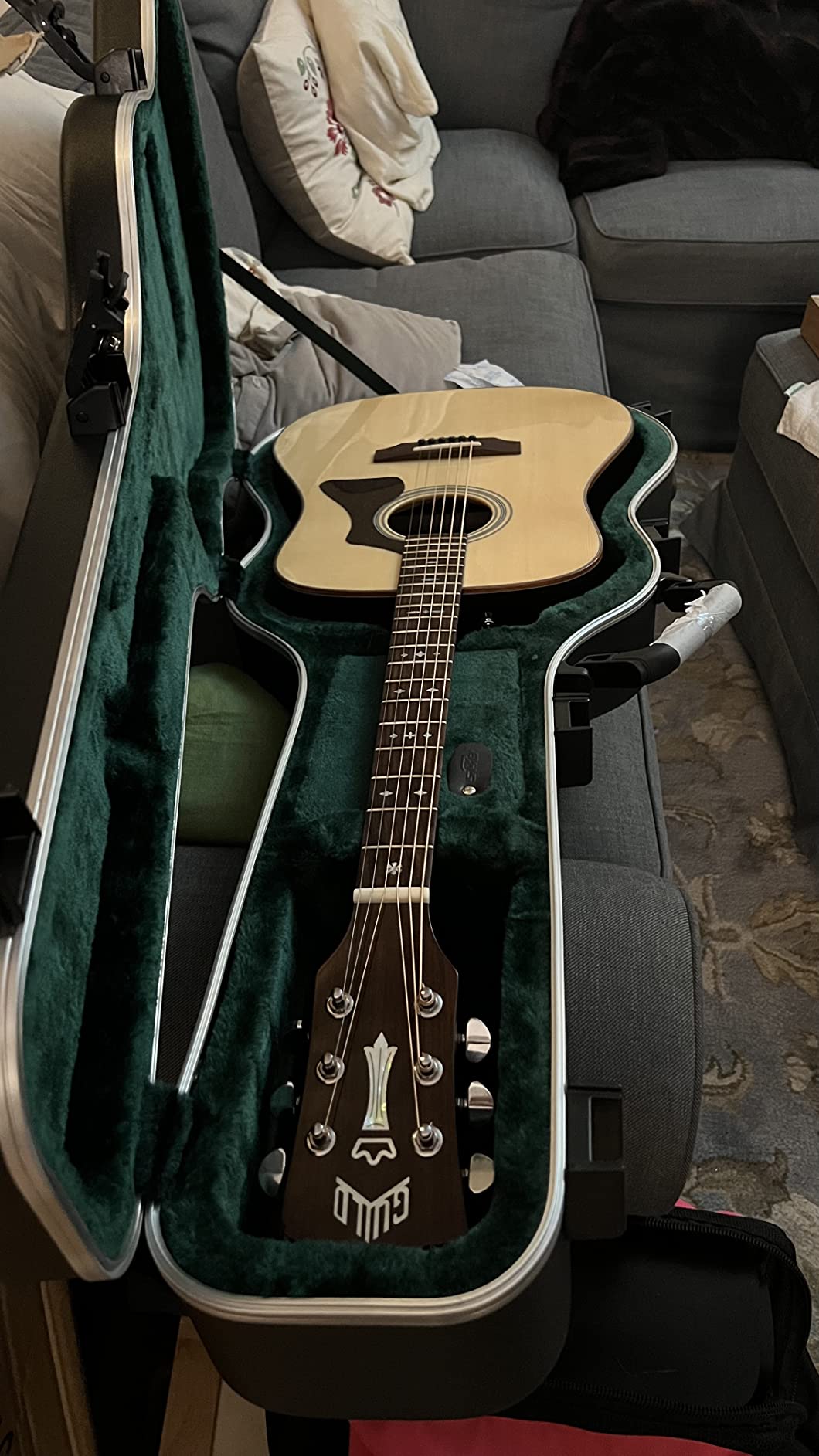 SKB 18 Acoustic Guitar Case customer photo 1