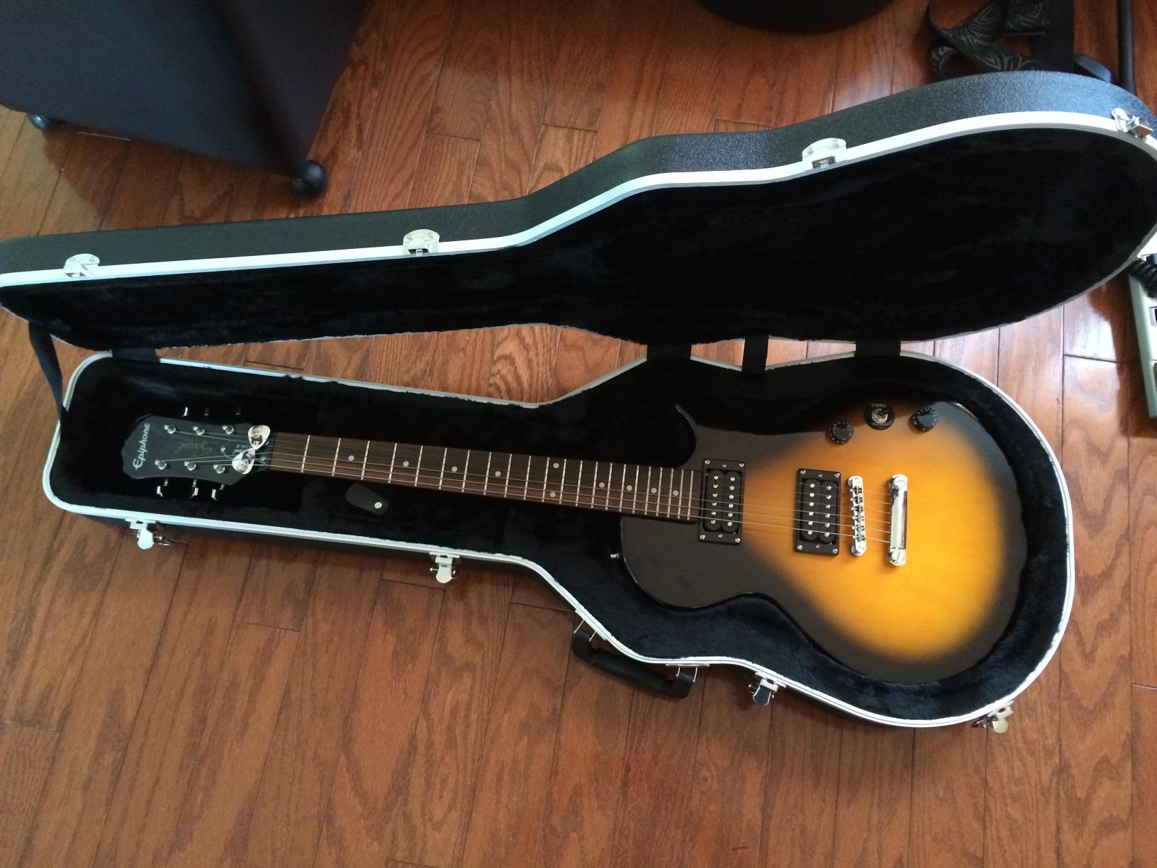 Gator Cases Deluxe ABS Guitar Case for Les Paul Guitars (GC-LPS) customer photo 2
