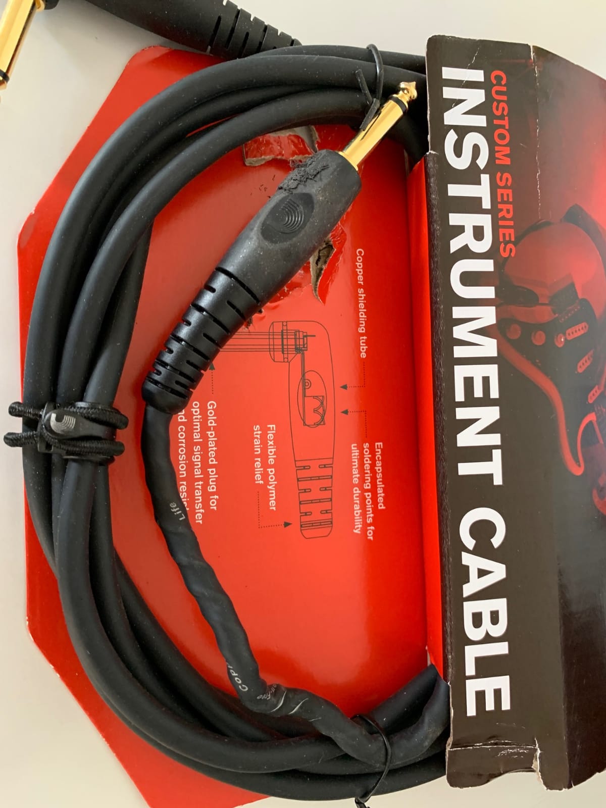 D'Addario Guitar Cable - Guitar Lead - Shielded Ends - 1/4 Inch Male to 1/4 Inch Male - Custom Series - 10 Feet/3.05 Meters - Straight End/Right Angle - 1 Pack customer photo 1