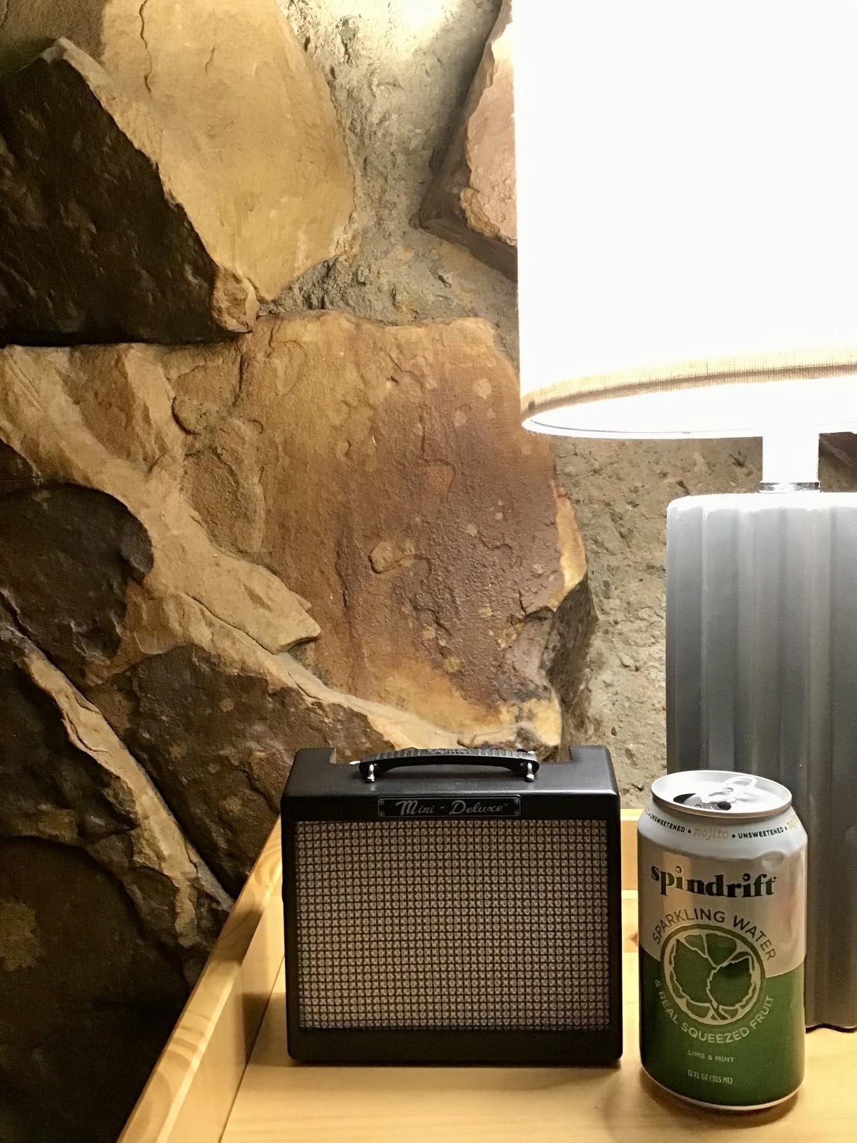 Fender Mini Deluxe Electric Guitar Amp, Mini Guitar Amp, Portable Amplifier, 3 Watts, Black customer photo 1
