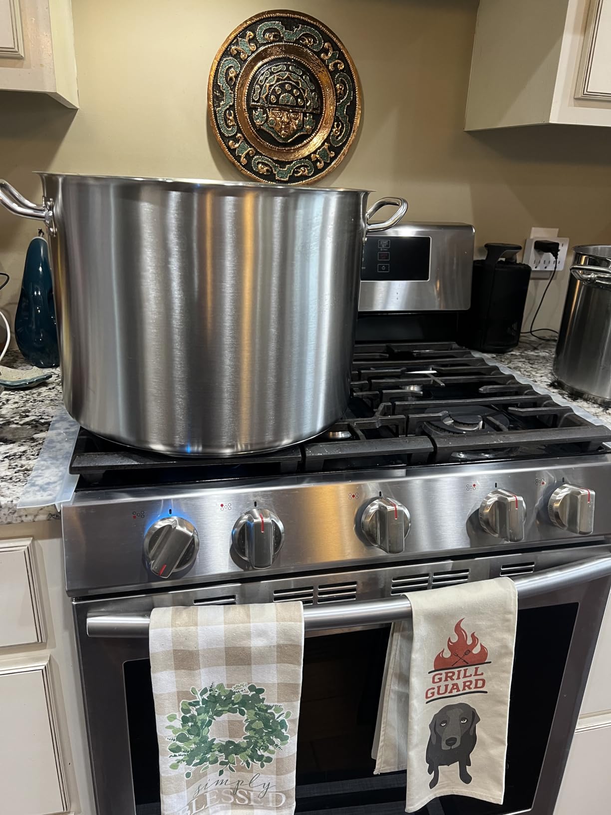 Winco Silver 32 qt Stainless Steel Stock Pot with Cover customer photo 1