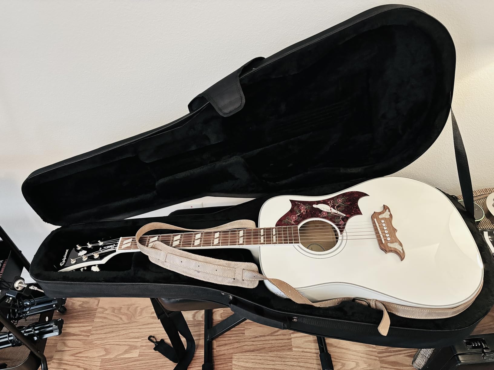 Gator Cases Lightweight Polyfoam Guitar Case For Dreadnaught Style Acoustic Guitars, (GL-DREAD-12) customer photo 1