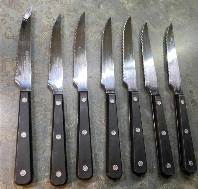 HENCKELS Razor-Sharp Steak Knives Set of 8, German Engineered customer photo 2