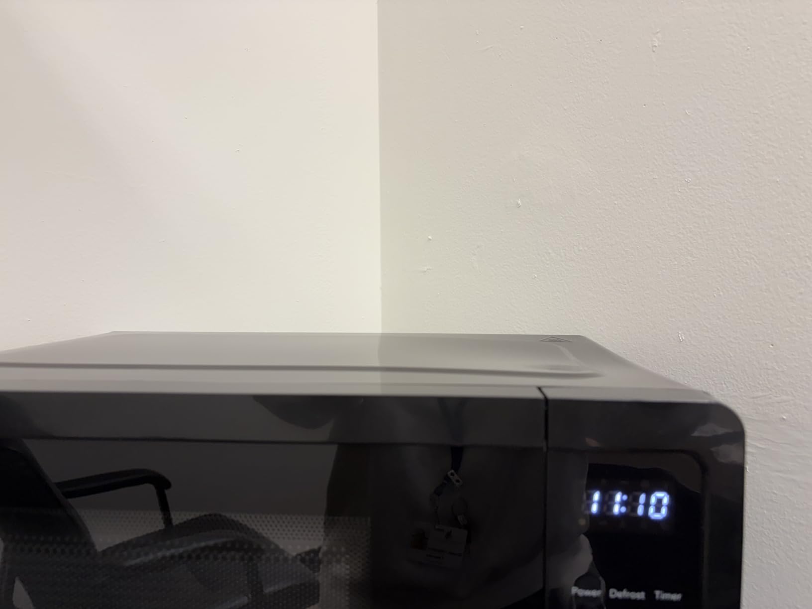 Frigidaire Countertop Microwave - Digital Control Panel - 6 Auto Cooking Settings - 10 Power Levels - Child Safety Lock - 0.7 Cu. Ft., Stainless Steel customer photo 1