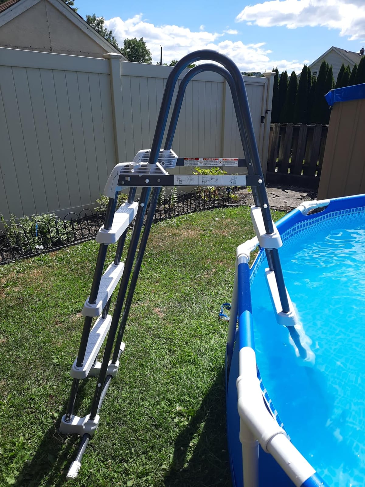 Intex Deluxe Pool Ladder with Removable Steps for 42in & 36in Depth Pools customer photo 1