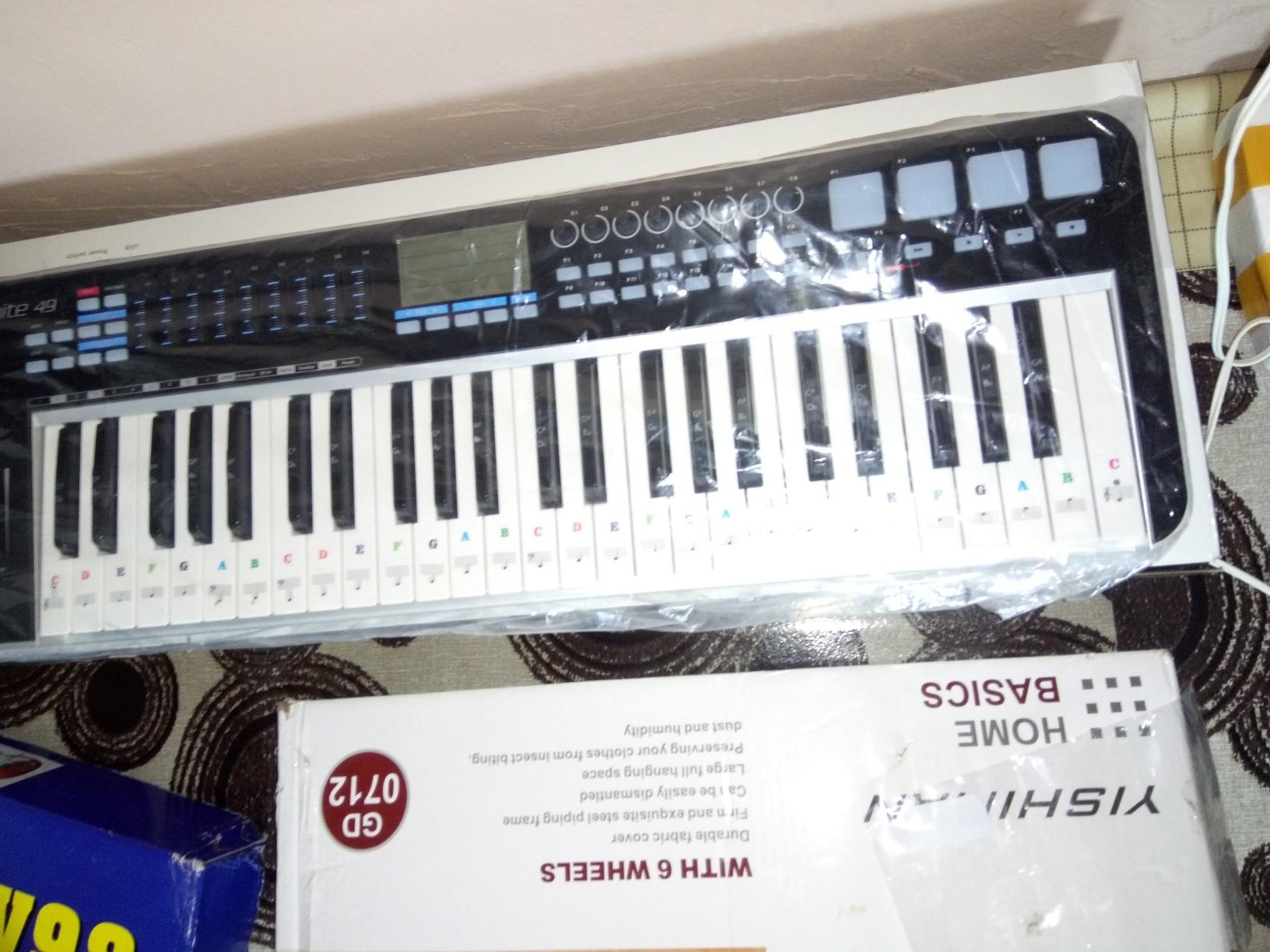 Samson Graphite 49 Key USB MIDI DJ Keyboard Controller w/Aftertouch/Fader/Pads customer photo 2