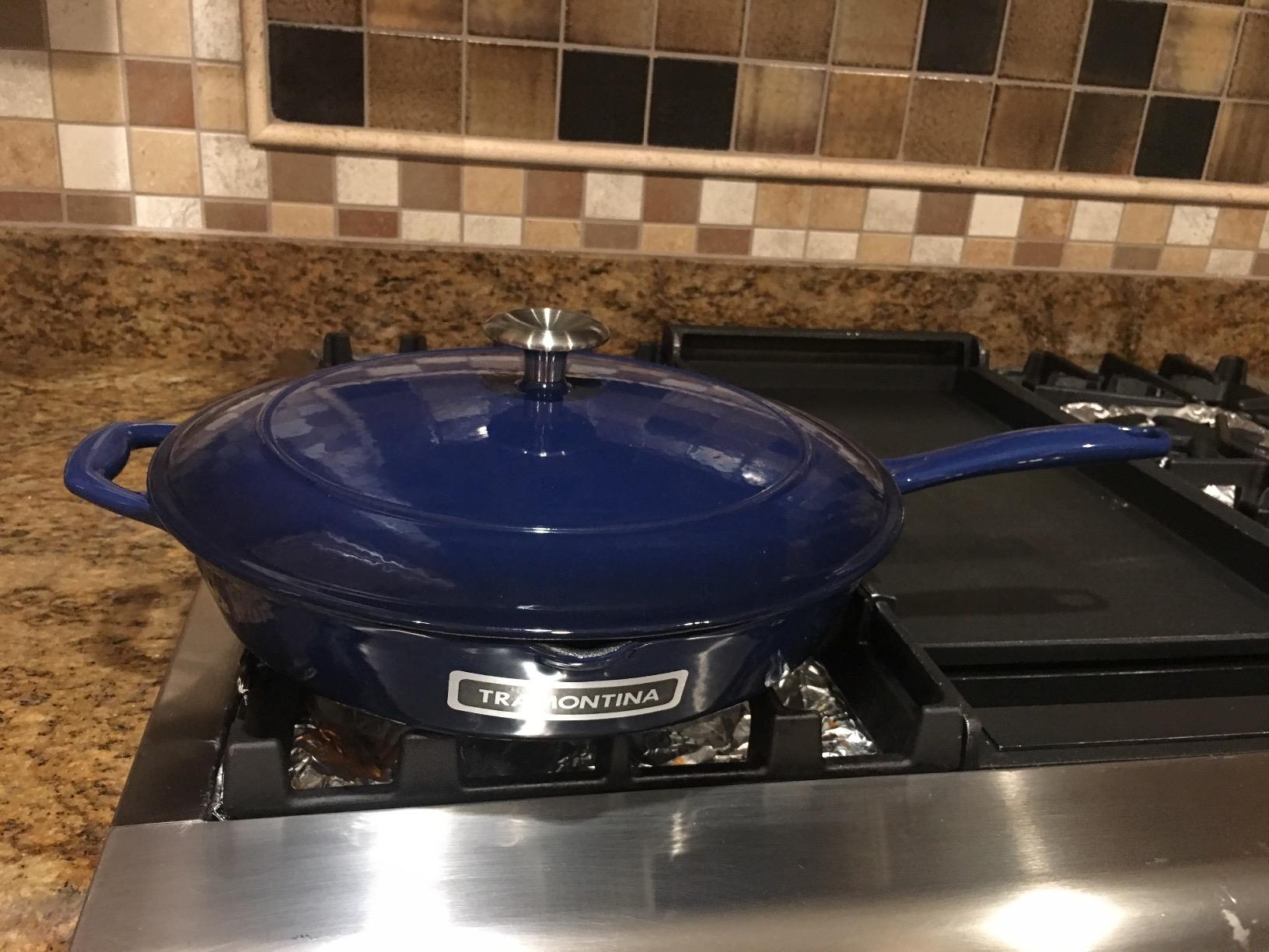Tramontina Bestow Enameled Cast Iron 12-Inch Skillet with Lid, Blue customer photo 2