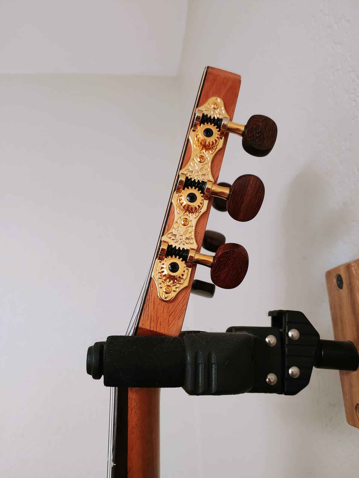 Kremona Verea - Acoustic/Electric Nylon String Guitar - 48mm Neck Width - Handmade in Europe - Padded Gig Bag Included customer photo 1