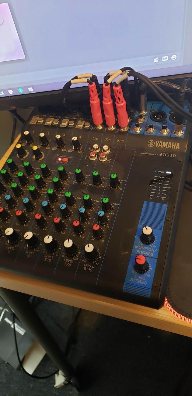 Yamaha MG10 10-Input Stereo Mixer, XLR Connectivity, Black | 10-input stereo mixer with D-PRE preamps and 3-band EQ for live performances, lectures and professional recordings customer photo 1