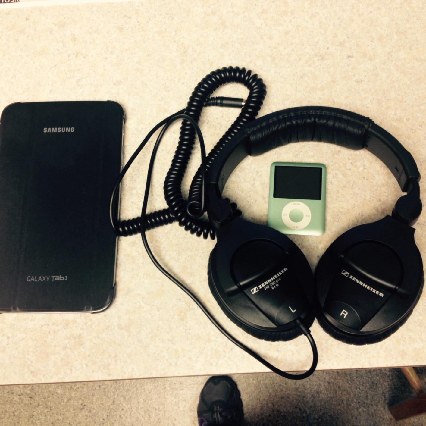 Sennheiser HD 280 Pro Headphone, Black customer photo 1