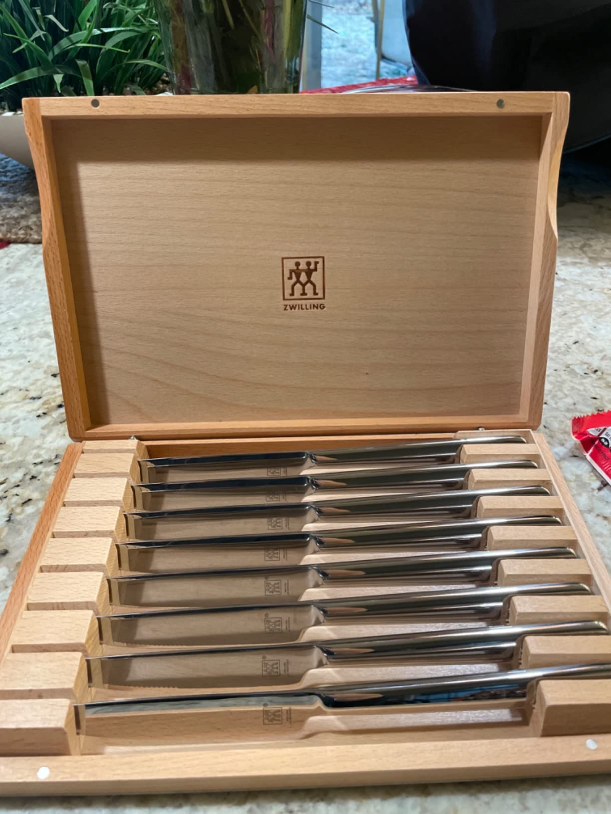 Zwilling Ultra-Sharp Steak Knives Set of 8 with Wood Gift Box customer photo 1