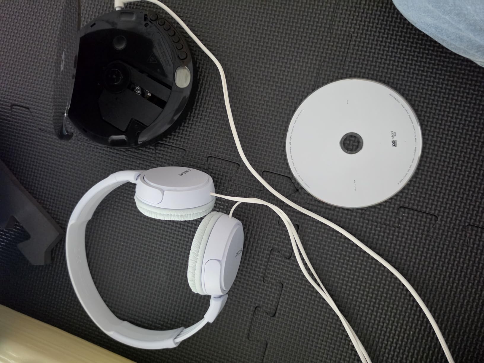 Sony ZX Series Wired On-Ear Headphones, Black MDR-ZX110 customer photo 1