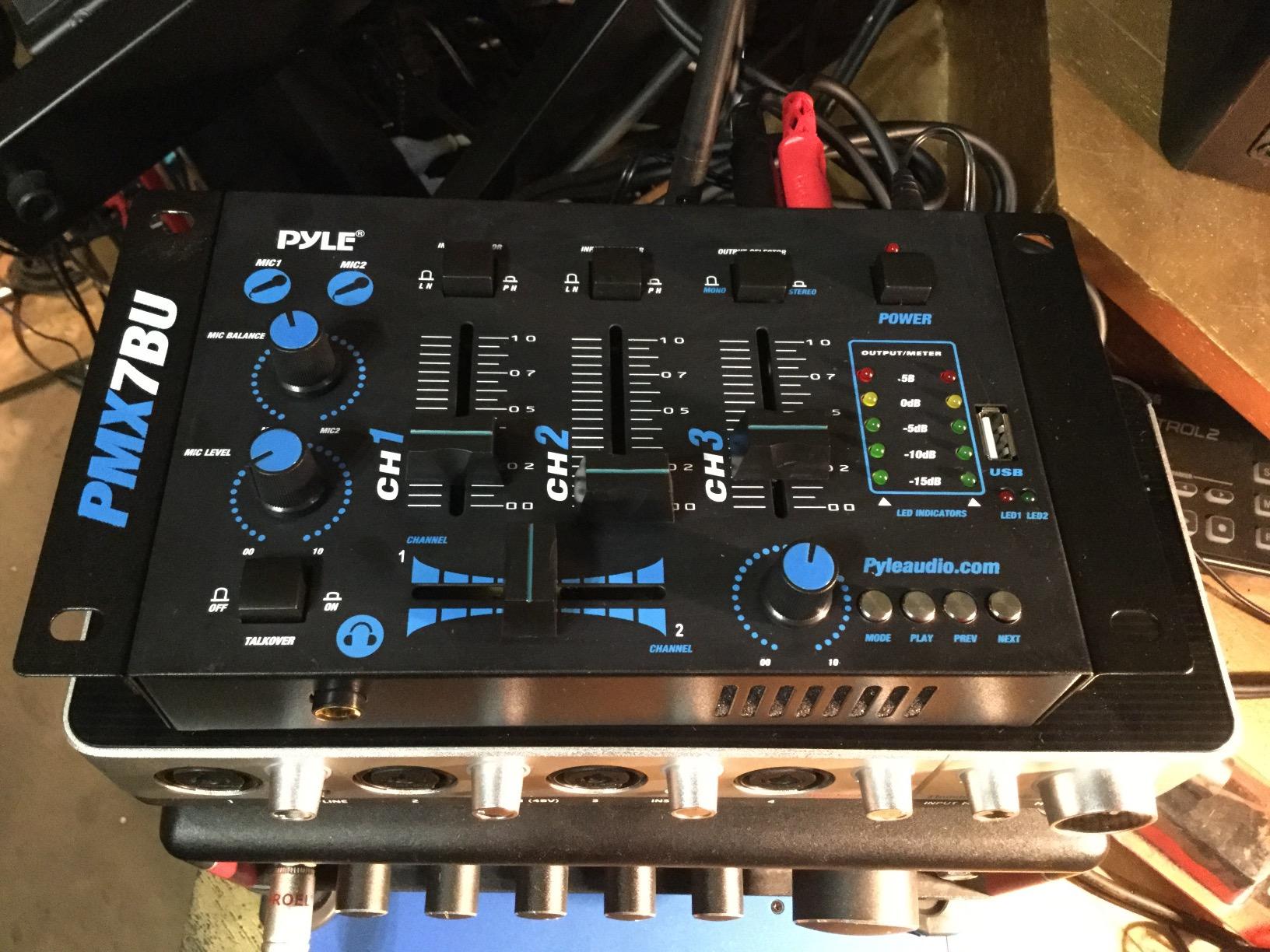 Pyle Wireless DJ Audio Mixer - 3 Channel Bluetooth Compatible DJ Controller Sound Mixer, Mic-Talkover, USB Reader, Dual RCA Phono/Line In, Microphone Input, Headphone Jack, Black - PMX7BU customer photo 2