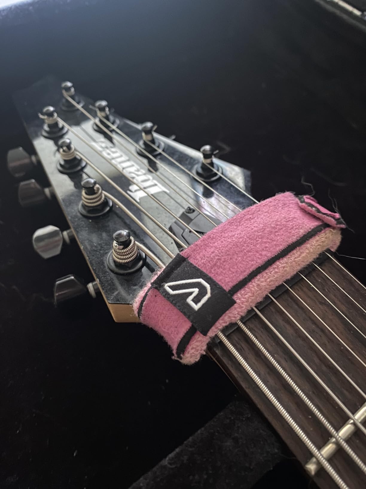 Gruv Gear Fret Wrap & Guitar Mute, Fretwrap for Acoustic, Electric & Bass | String Dampener Recording, Tapping & Practice Accessory (1 Pack, Small Black, Fits 4 String Bass, 6 String Guitar) customer photo 1