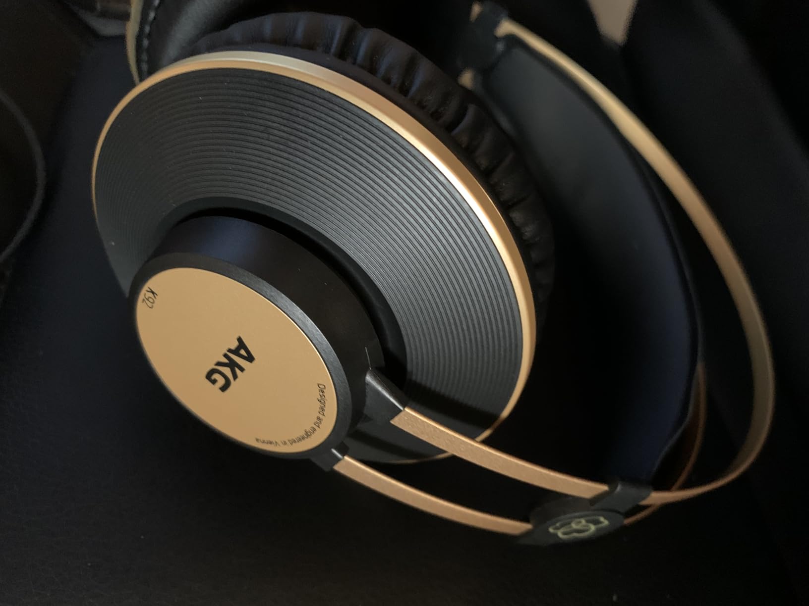 AKG Pro Audio K92 Over-Ear, Closed-Back, Critical Listening and Studio Headphones, Matte Black and Gold customer photo 2