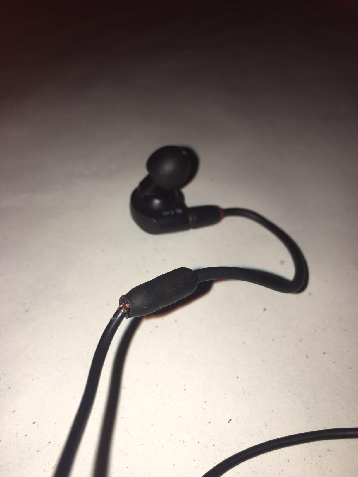 Audio-Technica ATH-E40 Professional in-Ear Monitor Headphones customer photo 2