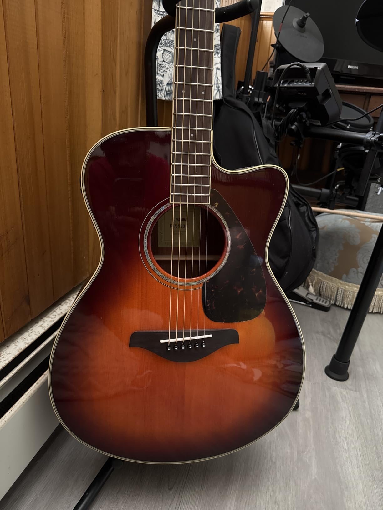 Yamaha FSX830C Small Body Solid Top Cutaway Acoustic-Electric Guitar, Natural customer photo 1