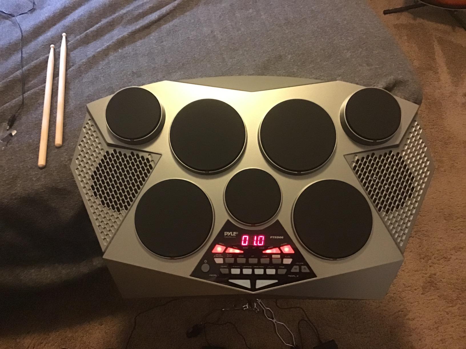 Pyle Pro Electronic Drum kit - Portable Electric Tabletop Drum Set Machine with Digital Panel, 7 Drum Pad, Hi-Hat / Kick Bass Pedal Controller USB AUX -Tom Toms, Hi-Hat, Snare Drums, Cymbals - PTED06 customer photo 1