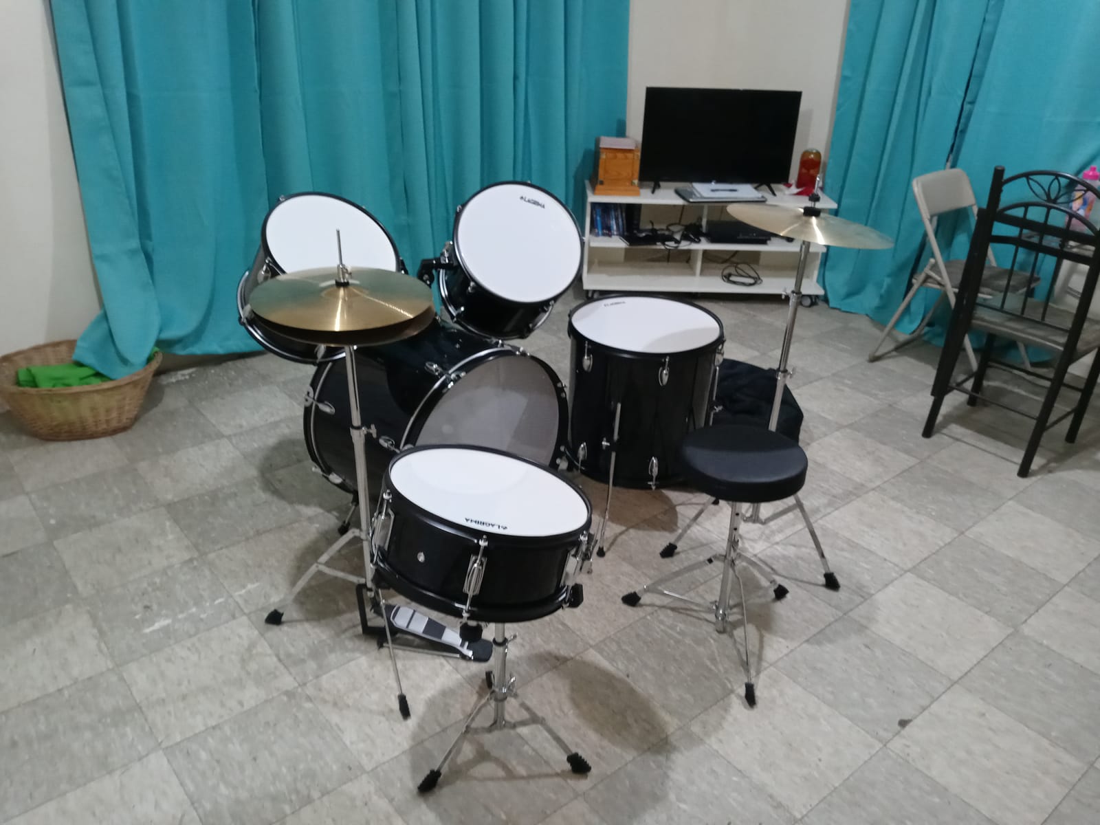 NOOBECR LAGRIMA 22 inch 5 Piece Full Size Complete Adult Drum Set with Adjustable Throne, Stainless Steel Cymbals, Pedal & 2 Drumsticks, Thick Drum Skin & Double Braced Hardware, Black customer photo 1