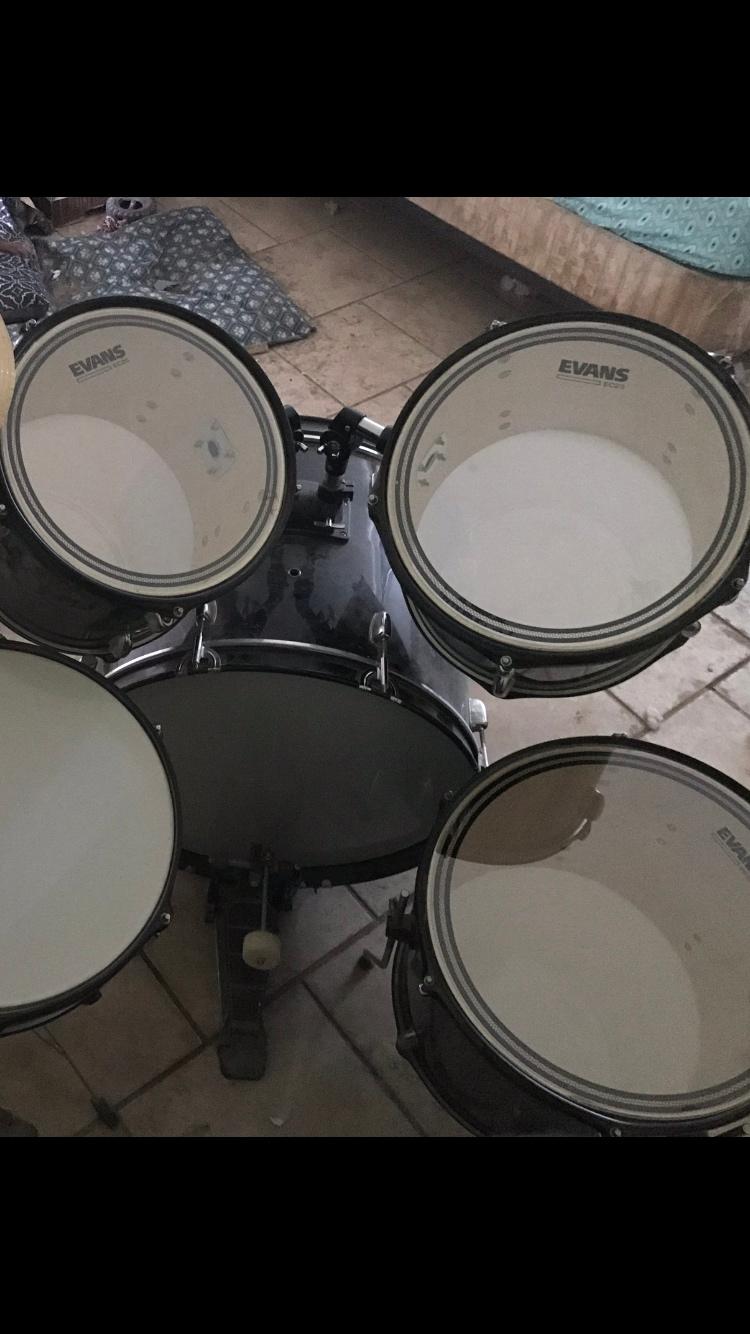 NOOBECR LAGRIMA 22 inch 5 Piece Full Size Complete Adult Drum Set with Adjustable Throne, Stainless Steel Cymbals, Pedal & 2 Drumsticks, Thick Drum Skin & Double Braced Hardware, Black customer photo 2