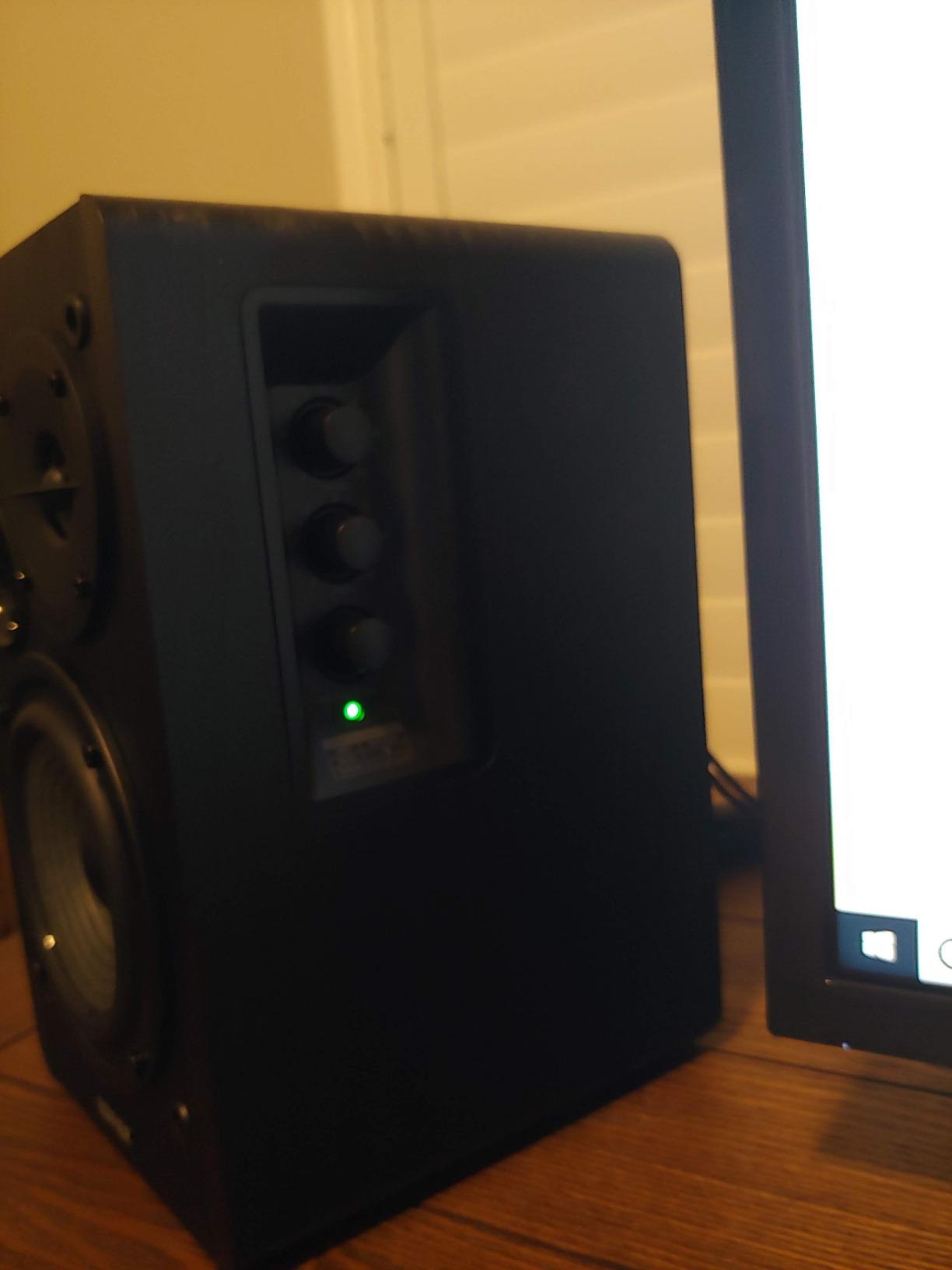 Edifier R1280DB Powered Bluetooth Bookshelf Speakers - Optical Input - Wireless Studio Monitors - 4 Inch Near Field Speaker - 42W RMS - Wood Grain (Black) customer photo 1