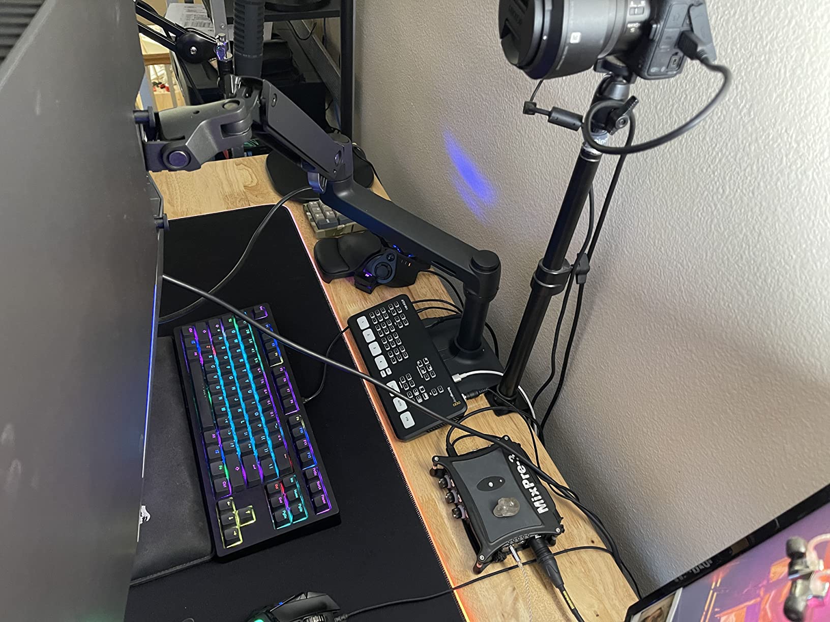 Ergotron – LX Monitor Arm, Single Monitor Desk Mount – fits Flat Curved Ultrawide Computer Monitors up to 34 Inches, 7 to 25 lbs, VESA 75x75mm or 100x100mm – Tall Pole, White customer photo 1