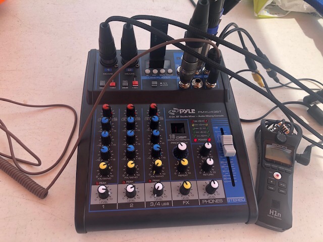 Pyle Professional 6 Channel Audio Mixer with Bluetooth - DJ Sound Board - USB Computer Input - Built-in MP3 Player - 48V Phantom Power - 3 Band EQ - 16-Bit DSP FX - Band, Studio Ready - PMXU63BT customer photo 1