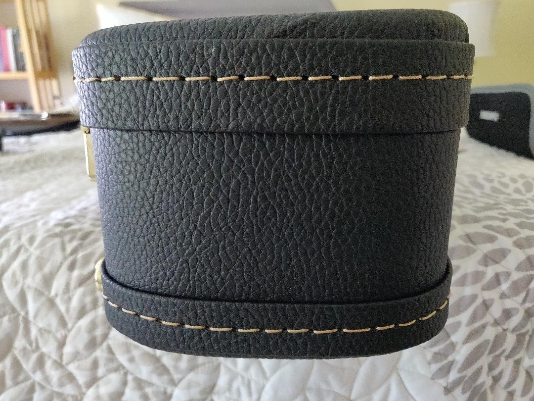 Crossrock Hardshell Arch Top Wood Case fits Les Paul Electric Guitars-Black(CRW600LBK) customer photo 2