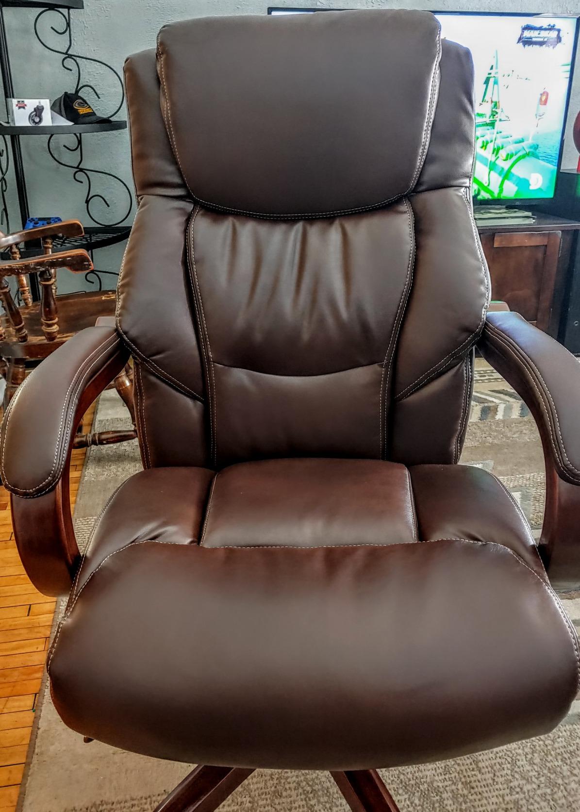La-Z-Boy Big and Tall Executive Office Chair Lumbar Support, Leather Chair customer photo 1