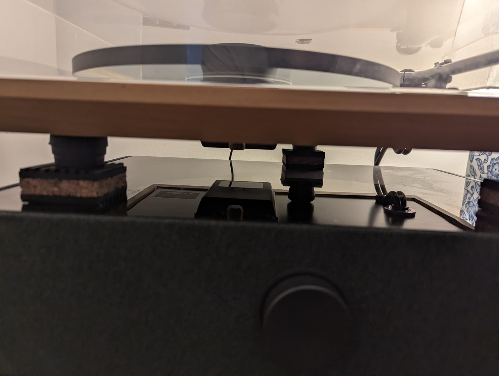 Sound Isolation Pads. Cork Pads for Turntables to Reduce Vibration & Skipping (1