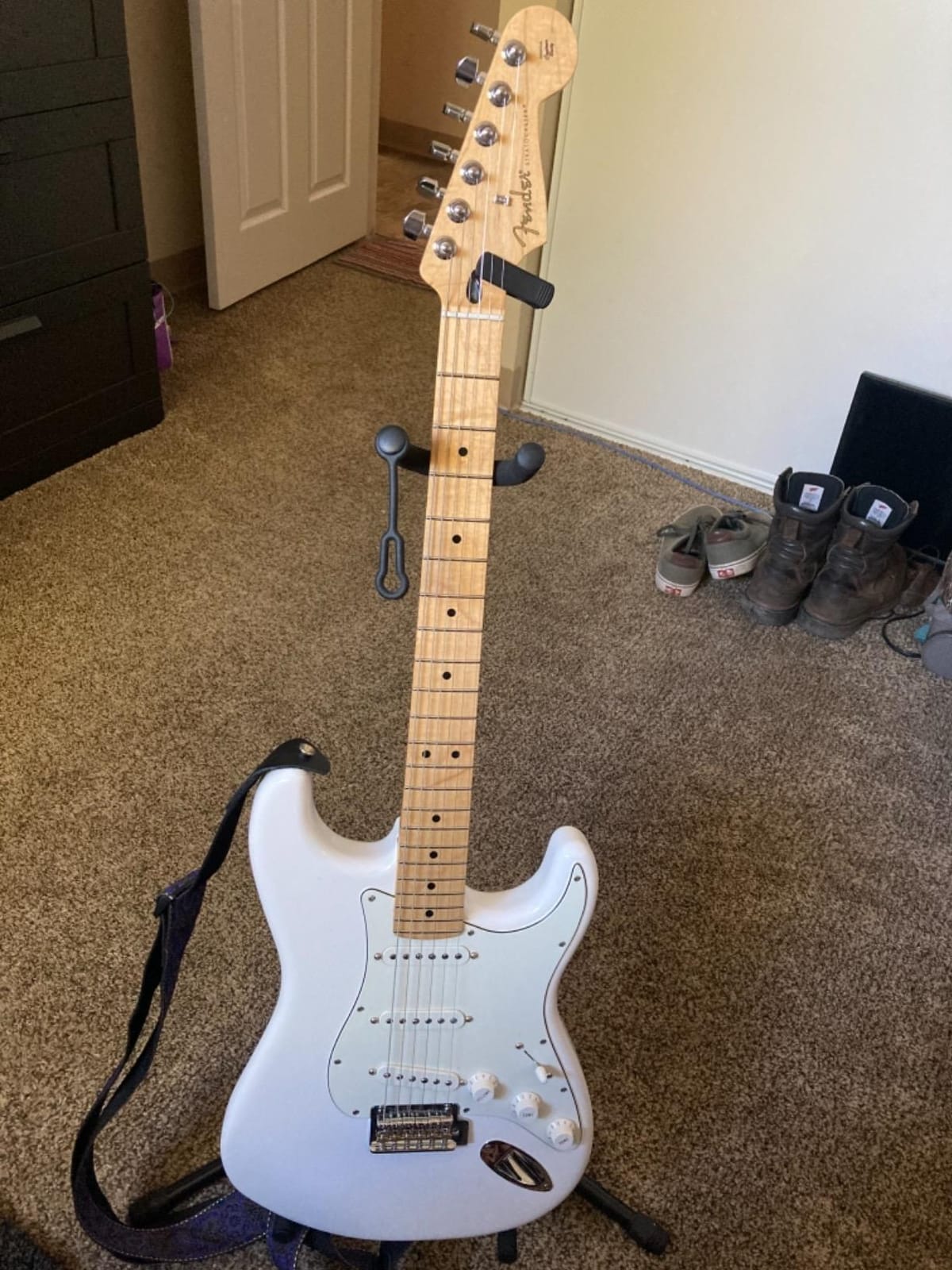 Fender Player Stratocaster SSS Electric Guitar, Polar White, Maple Fingerboard customer photo 1