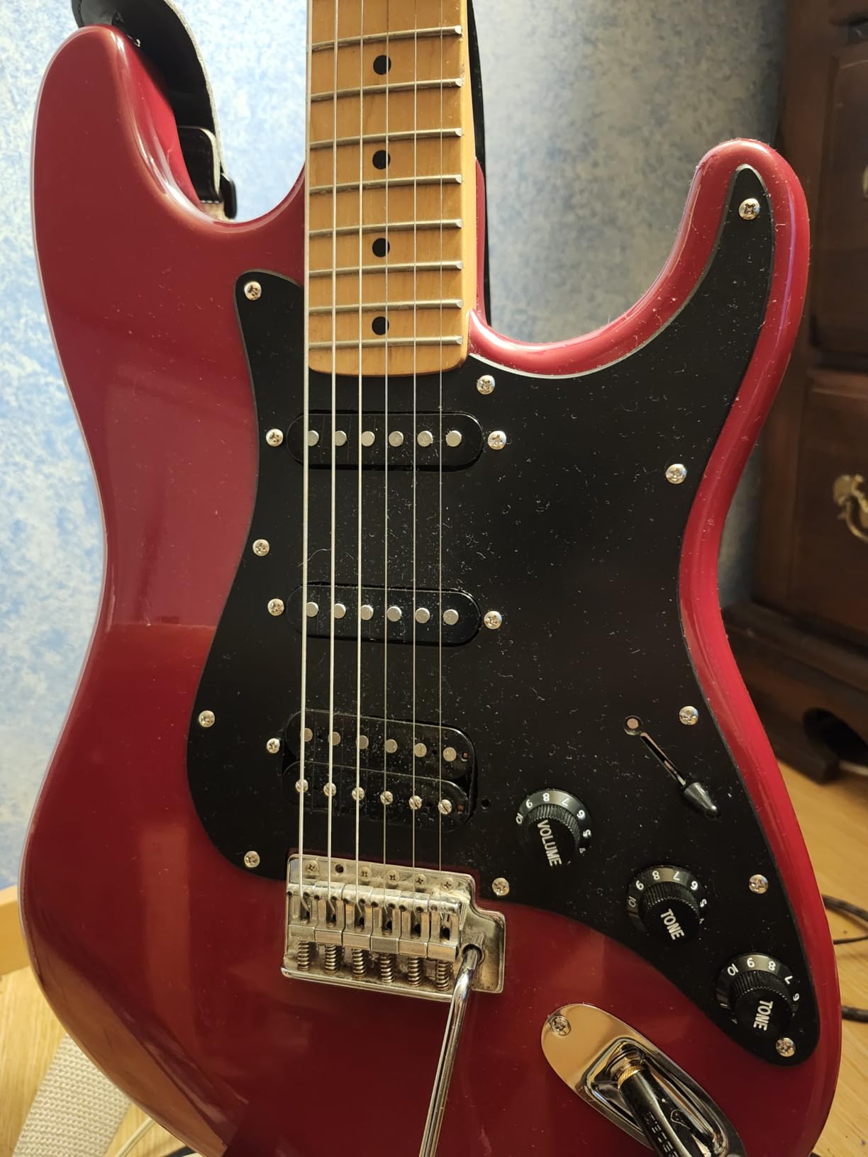 Musiclily Basic Pre-wired Loaded Standard ST-HSS Pickguard Set 3Ply Black customer photo 2