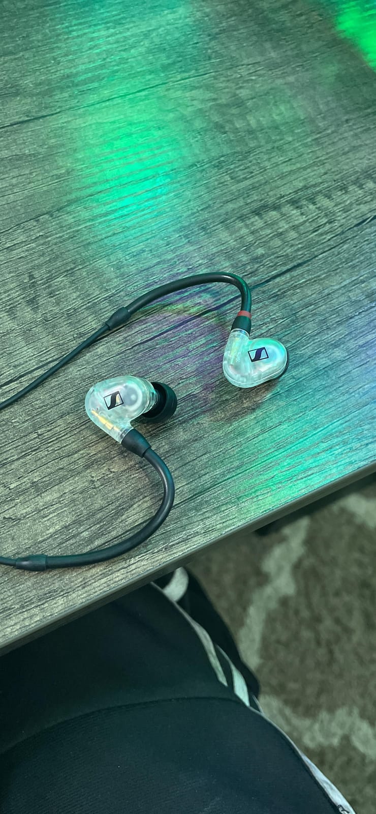SENNHEISER IE 40 PRO, molded in ear dynamic monitors (Black) customer photo 2