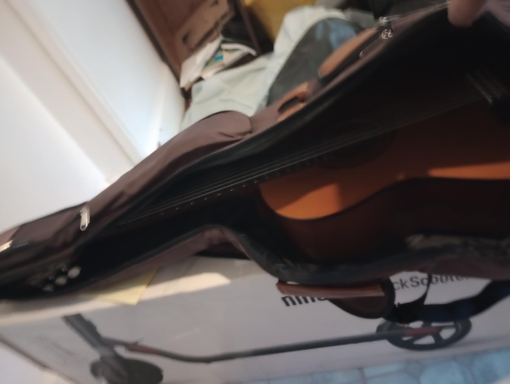CAHAYA Guitar Bag 40 41 42 In 6 Pockets Guitar Case Water Resistent Oxford Cloth 0.5 In Extra Thick Sponge Padded for Acoustic Classical Guitar with Anti-theft Pocket CY0150 customer photo 2