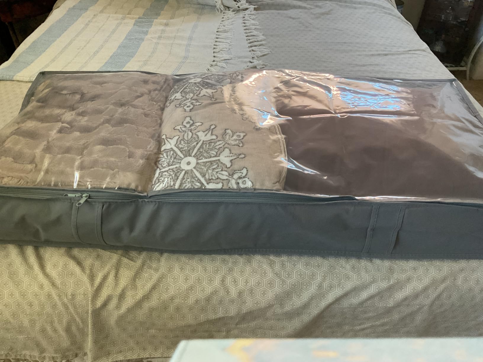 Amazon Basics Under Bed Storage Bags for Clothes and Blankets, Foldable Fabric Zipper Container with Clear Window and Reinforced Handles, Space Saving, 18 x 42 x 6 inches, Gray, 2-Pack customer photo 1