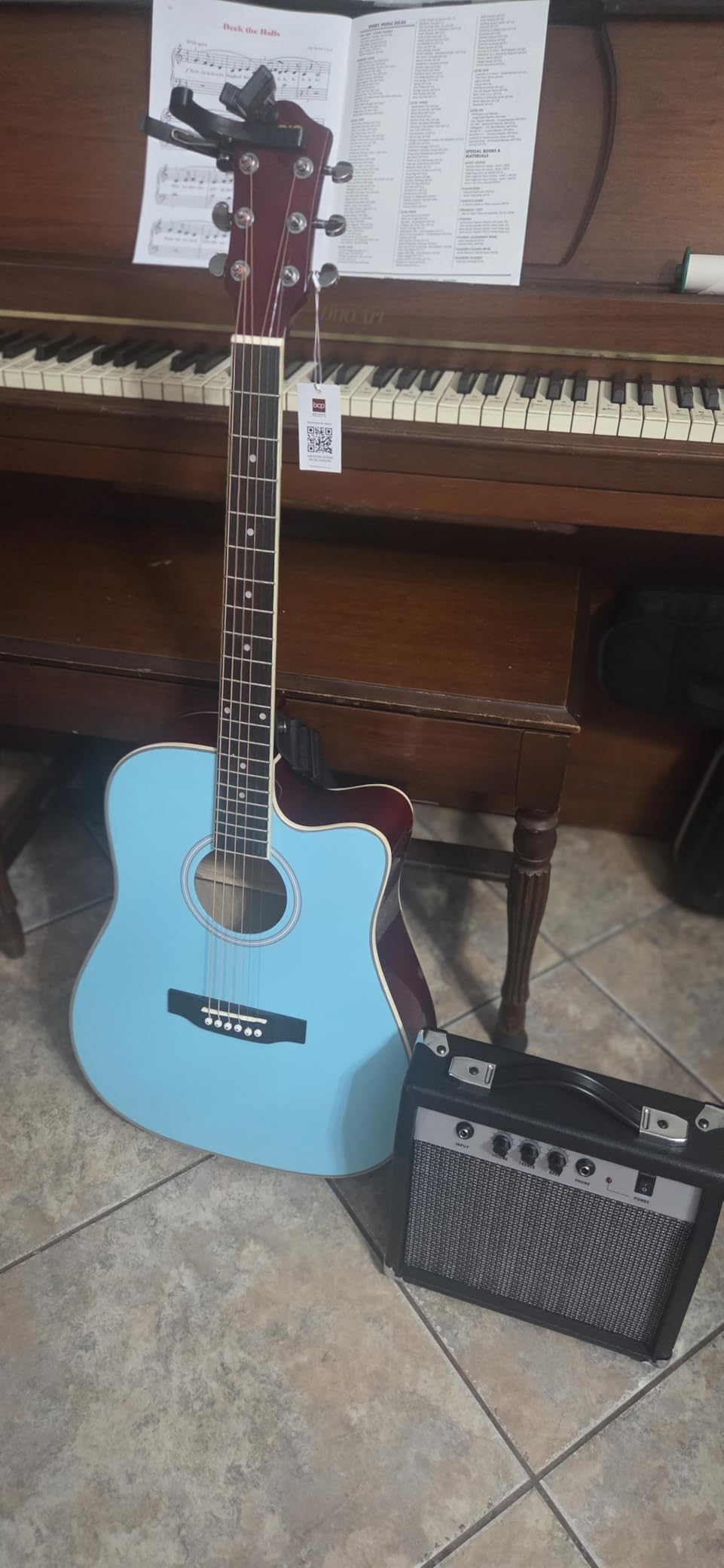 Best Choice Products Beginner Acoustic Electric Guitar Starter Set w/ 41in, All Wood Cutaway Design, Gig Bag, Strap, Picks - Natural customer photo 1