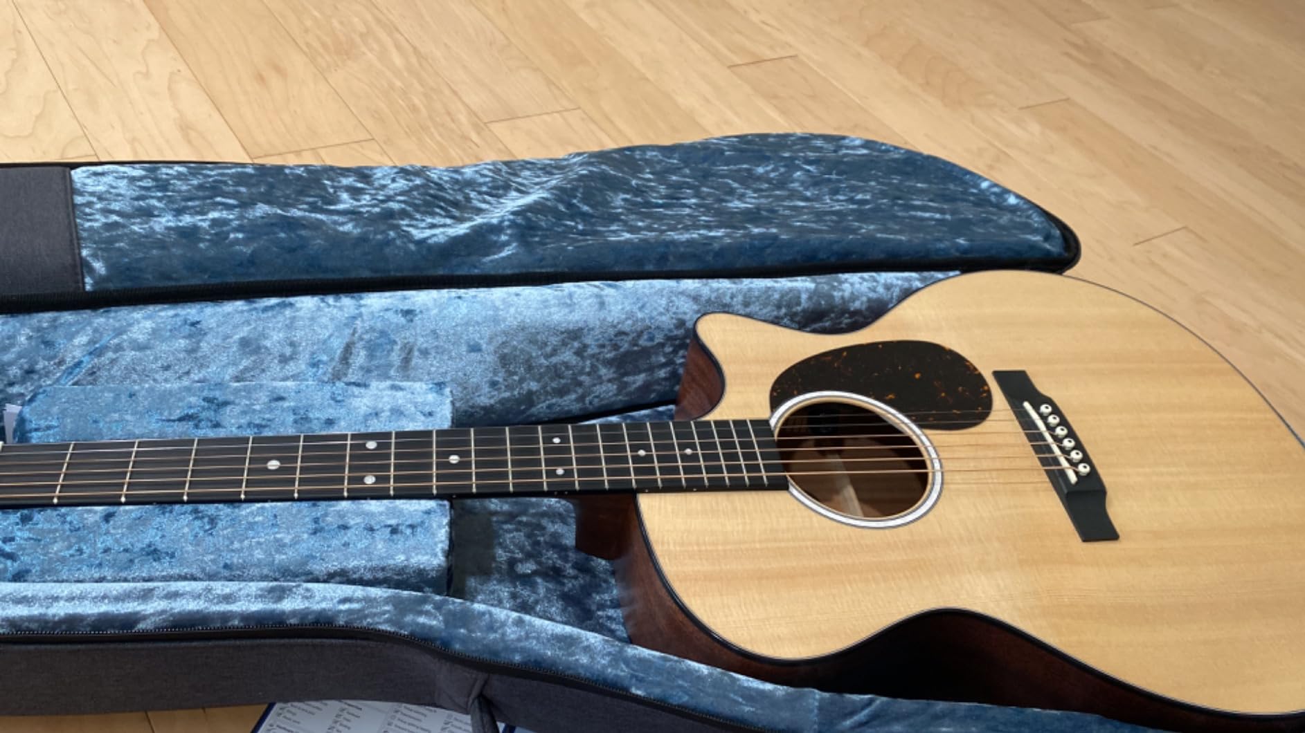 Martin Guitar Road Series GPC-11E Acoustic-Electric Guitar with Gig Bag, Sitka Spruce and Sapele Construction, GPC-14 Fret and Performing Artist Neck Shape with High-Performance Taper Natural customer photo 1