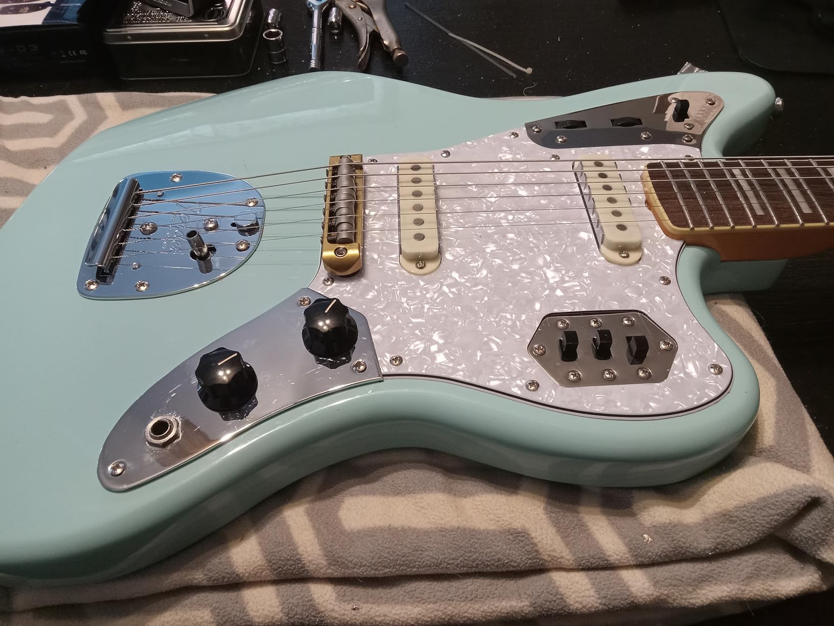 Squier Classic Vibe 70s Jaguar Electric Guitar, with 2-Year Warranty, Surf Green, Laurel Fingerboard customer photo 1