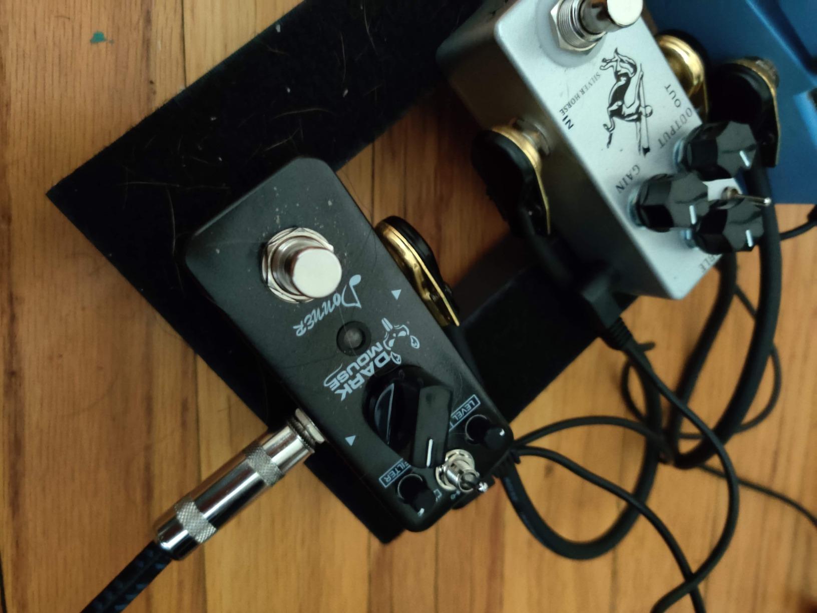 Donner Dark Mouse Distortion Pedal for Electric Guitar, 2 Modes Classic Hyper Crunch to Fuzzy Guitar Pedal True Bypass customer photo 1