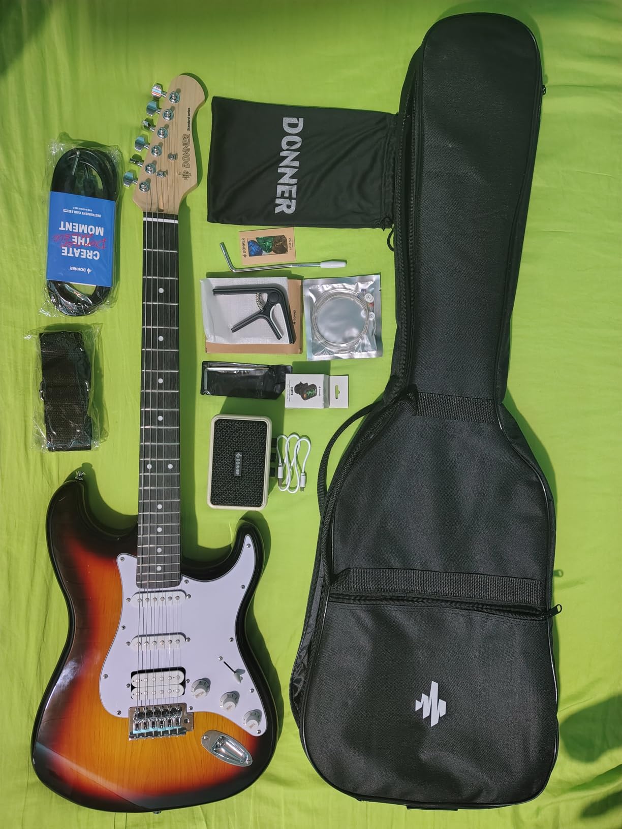 Donner 39-Inch Electric Guitar Kit - Purple Sapphire Blue HSS Pickup customer photo 1