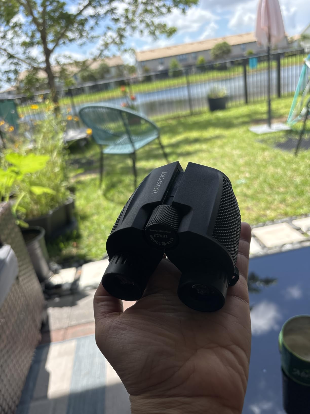 Hontry 10x25 Compact Binoculars for Adults and Kids customer photo 1