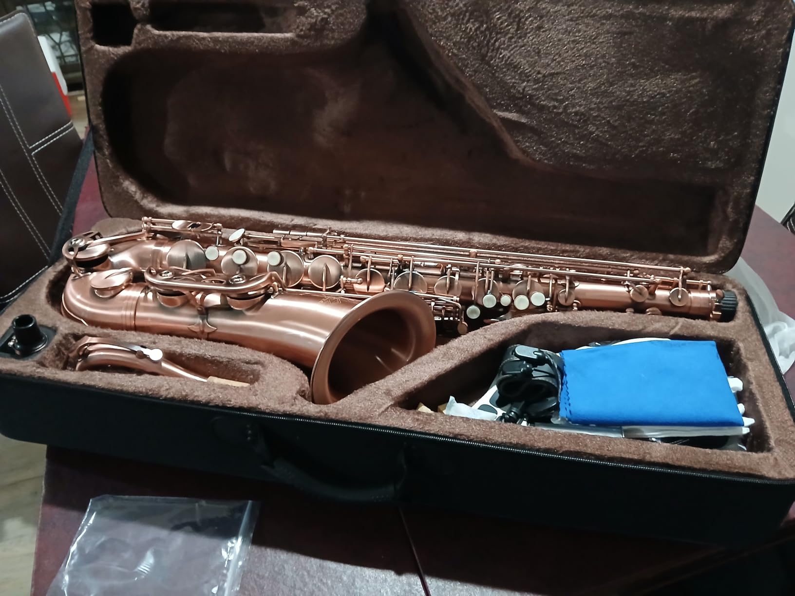 EASTROCK B Flat Tenor Saxophone Golden for Beginners Students Musicians customer photo 2