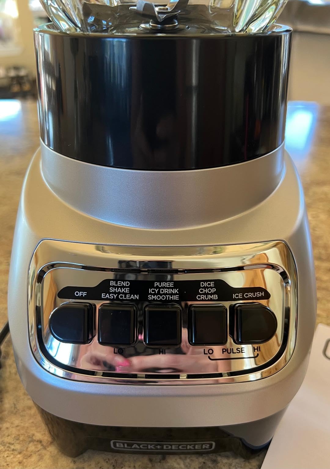 BLACK+DECKER PowerCrush Multi-Function Blender with 6-Cup Glass Jar, 4 Speed Settings, Silver customer photo 1
