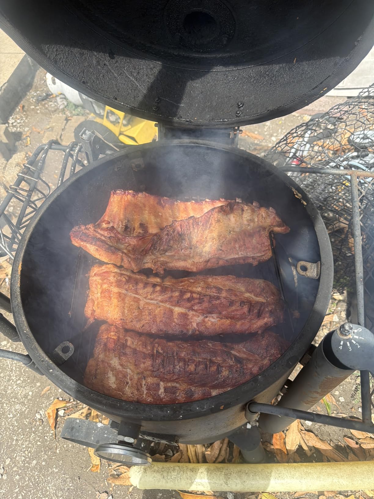 Oklahoma Joe's Bronco Pro 21.5 in. Heavy Duty Charcoal Drum Smoker and Grill with 366 sq. in. Cooking Area in Black customer photo 1
