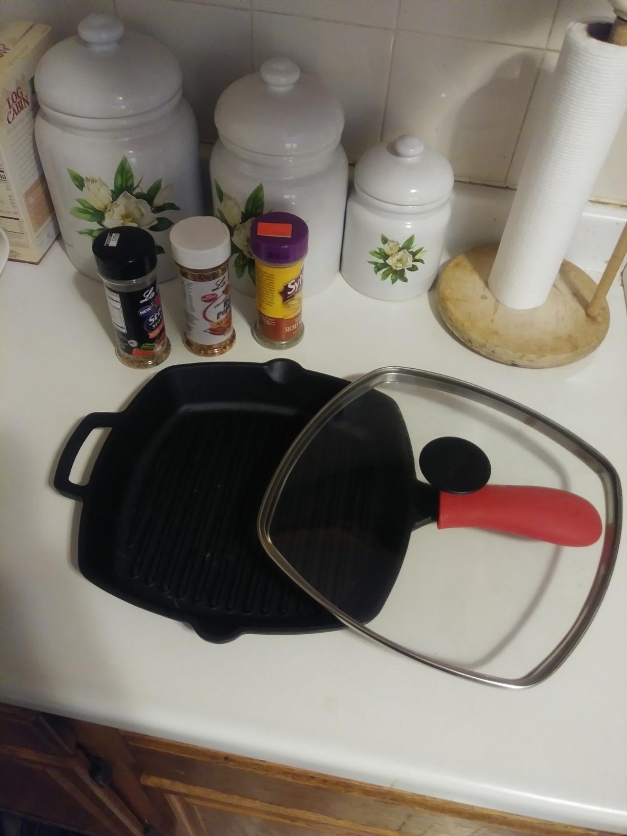Cuisinel Cast Iron Square Grill Pan + Glass Lid + Pan Scraper + Handle Cover - 10.5