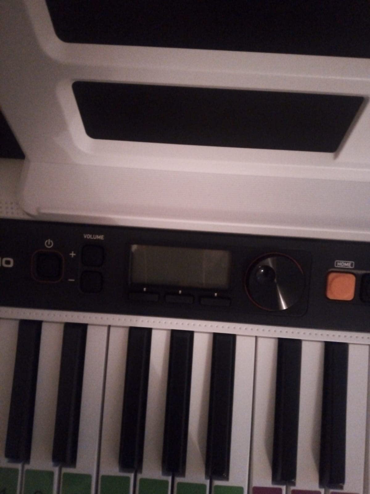 Casio Casiotone CT-S200 – 61-Key Portable Keyboard for Beginners | 400 Tones, 77 Rhythms, LCD Display, Dance Music Mode, USB-MIDI, Stereo Speakers | Includes Power Supply & Music Rest | Black customer photo 1