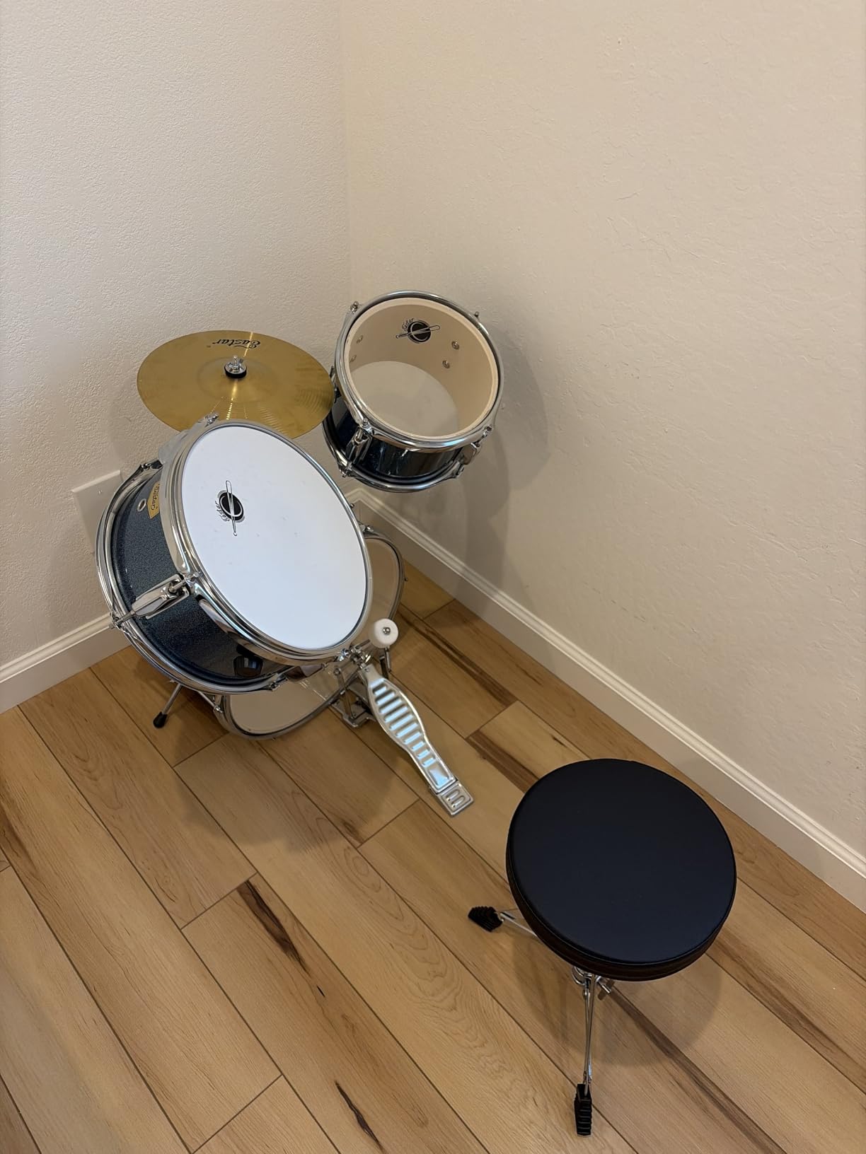 Eastar Drum Set for Kids and Beginners, 3-Piece 14'' Drum Kit with Adjustable Throne, Cymbal, Pedal & Two Pairs of Drumsticks, Junior Drum Set with Bass Tom Snare Drum, Metallic Red customer photo 2