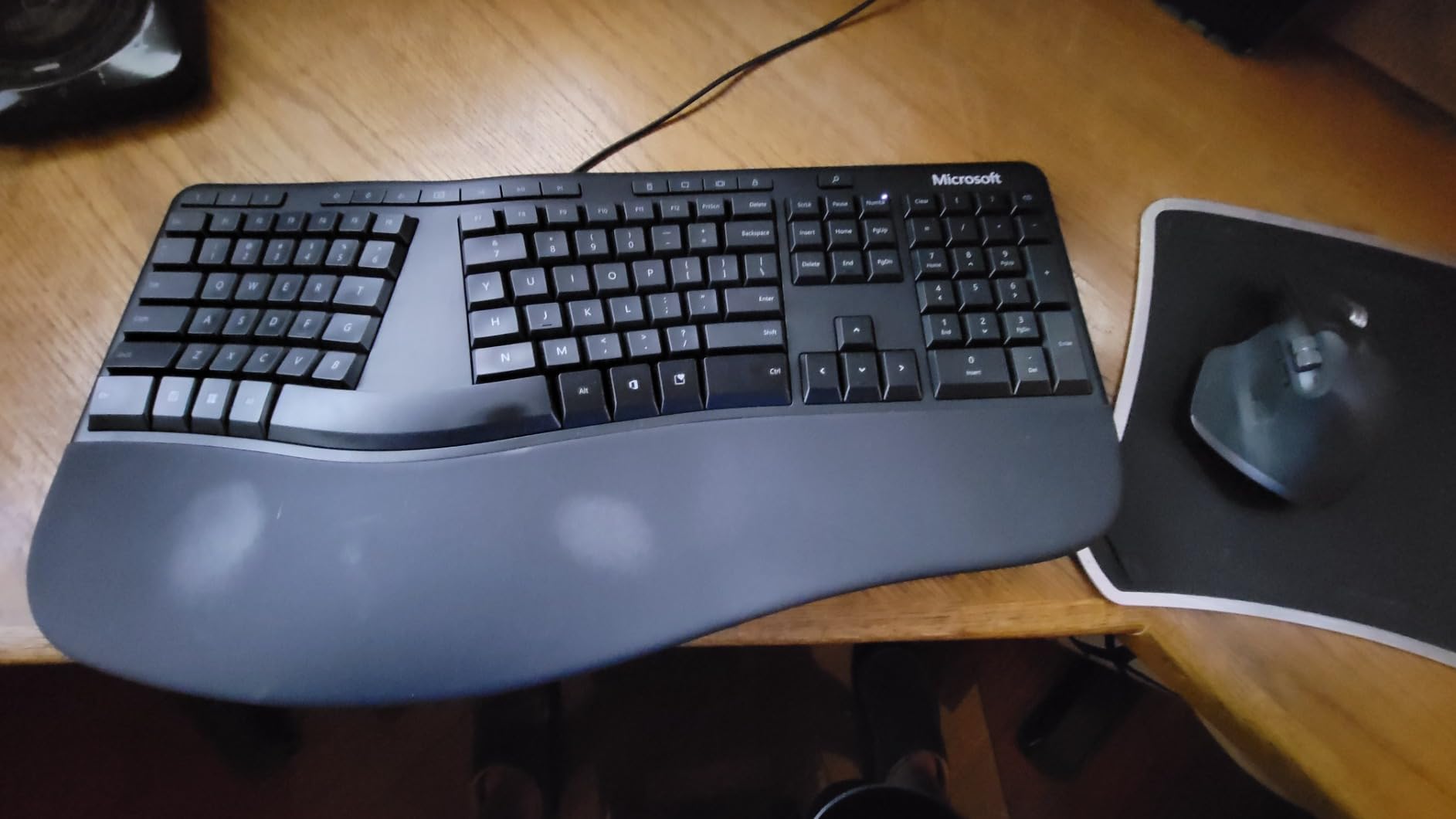 Microsoft LXM-00004 Wired Ergonomic Keyboard, Black customer photo 1