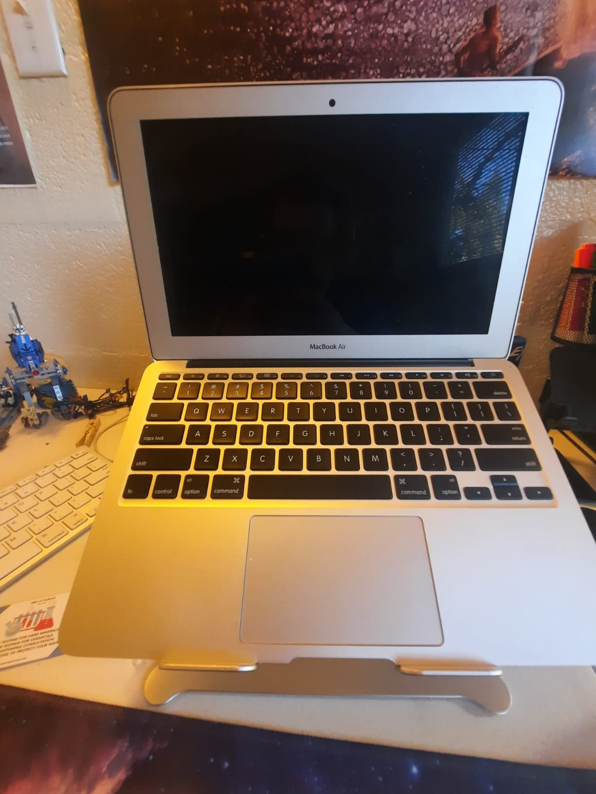 Urmust Adjustable Laptop Stand for Desk, 10-15.6“ Laptop Riser, Black customer photo 2