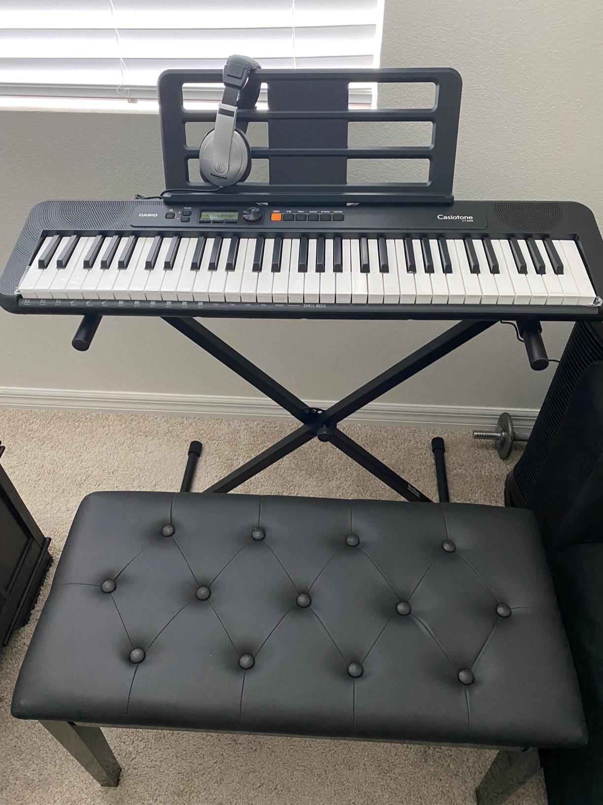 Casio CT-S200BK EPA 61-Key Premium Keyboard Package with Headphones, Stand, Power Supply, 6-Foot USB Cable and eMedia Instructional Software, Black customer photo 2